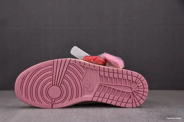HYPE AJ Scott x DM7866-600 Low Travis 1 SP OG 0527